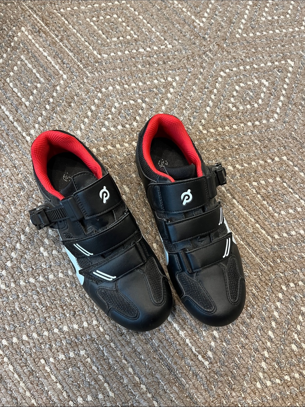 Peloton Women’s Cycling shoes - Black with Red Lining